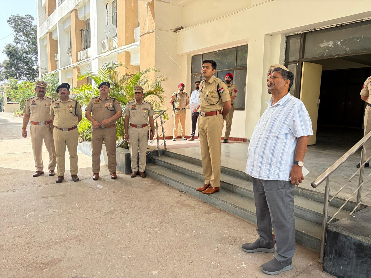 SBSNagarPolice's tweet image. SSP/SBS Nagar issued instructions to the personnel deployed on Police Helpline Number 112 Emergency Response Vehicles to reach the spot immediately and take appropriate action.
#Dial112  #EmergencyResponse #PublicSafety #YourSafetyOurPriority