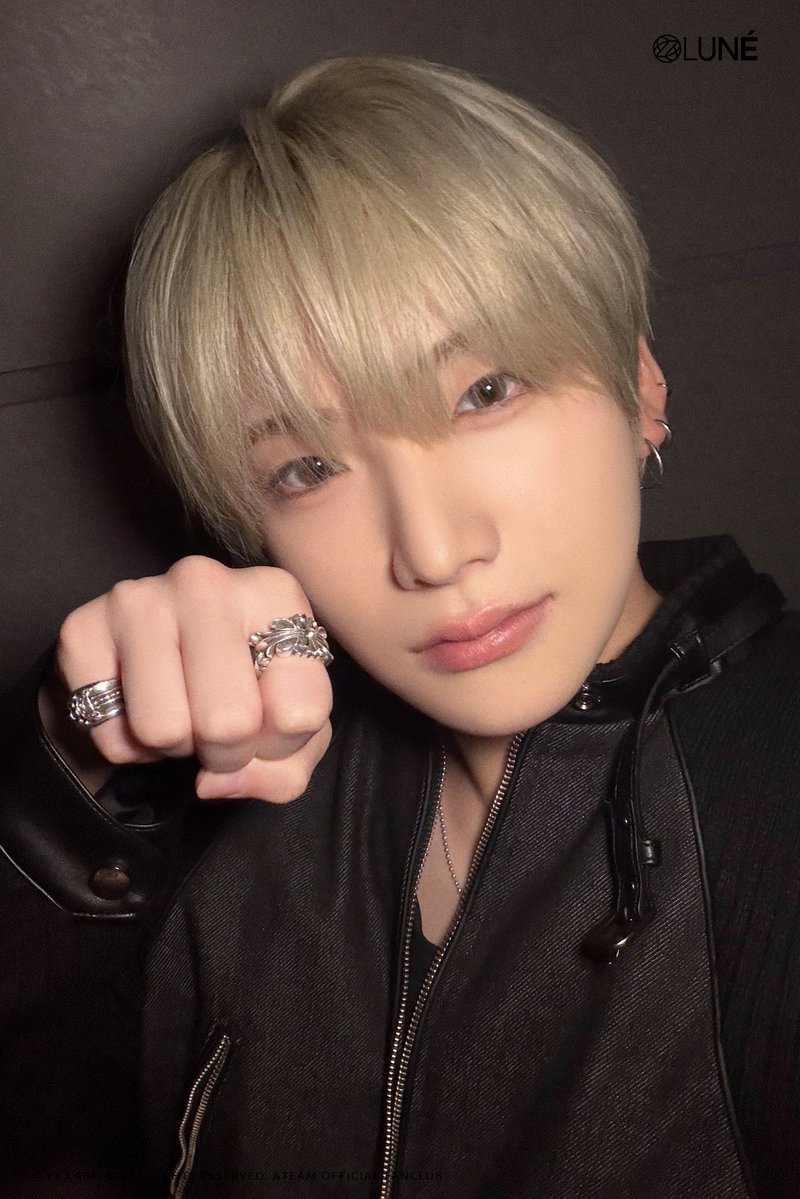 andTEAMluneGBL's tweet image. 🌐 [MEDIA] 260411

&amp;amp;TEAM YUMA for KR 1st Mini Album 'Back to Life' Selfies. 

#andTEAM #YUMA #앤팀 
@andTEAM_members