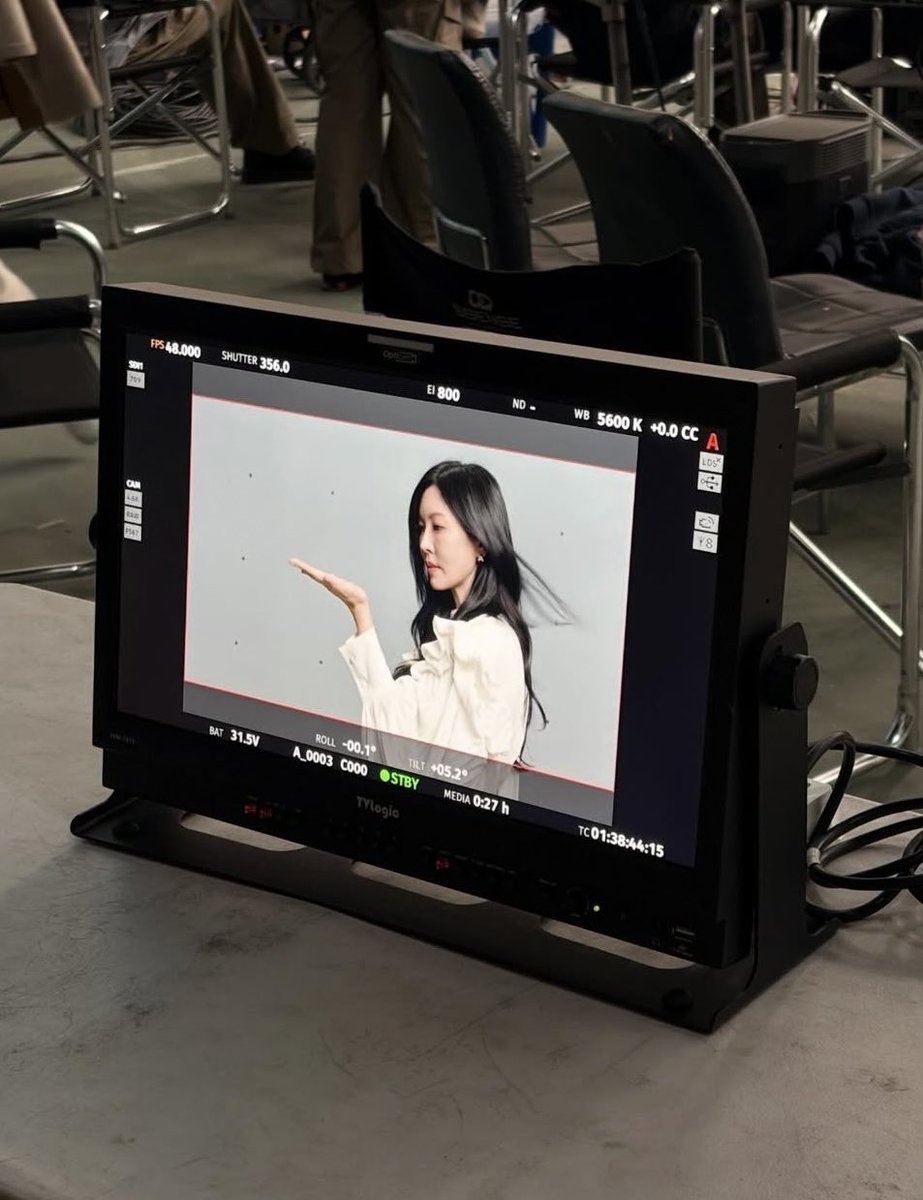 ari___1102's tweet photo. 다제스 새 광고 곧이다!!!!!💚🤍🧡 https://t.co/X5hRN6DXUA