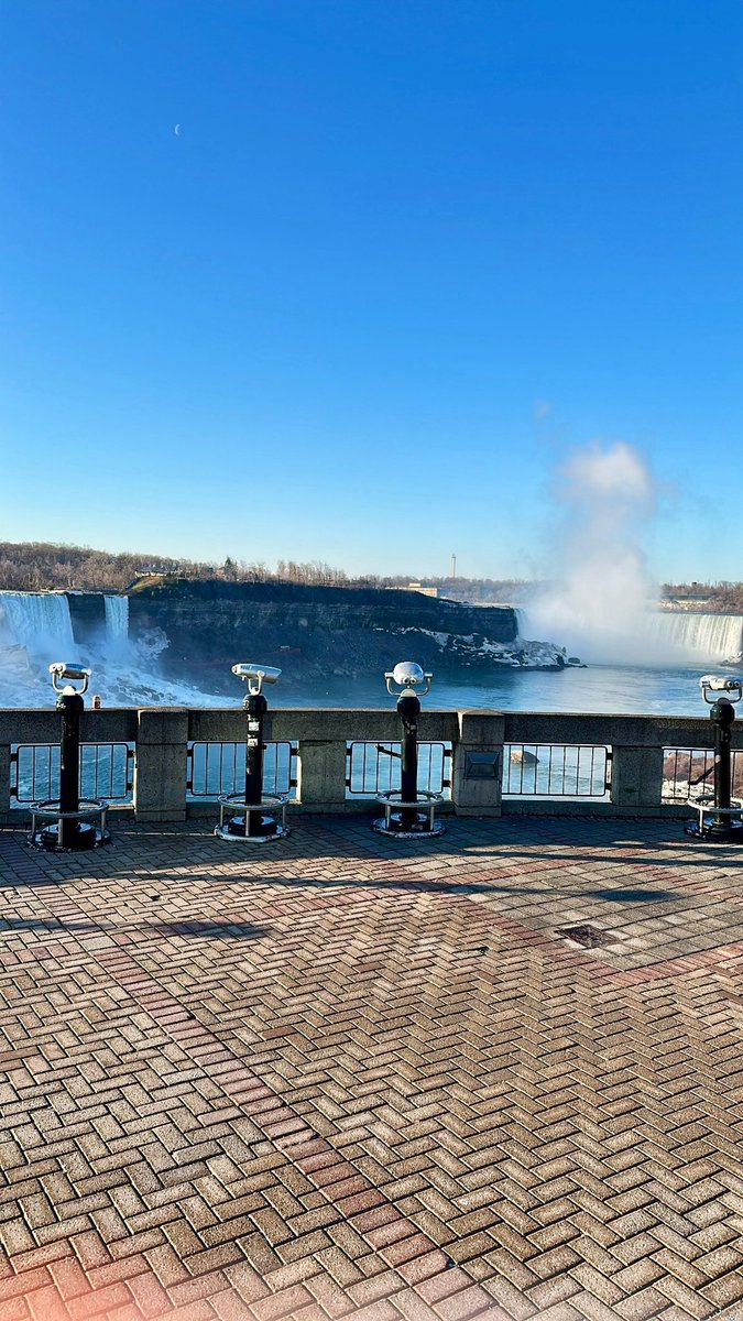 briangarrett's tweet image. What an incredible morning it’s been at Niagara Falls here in Ontario Canada made sure I got up early for the sunrise and I was able to capture some great shots I really like it here thanks everyone for the tips I’ll definitely come back here’s a few pictures from today so far 🙏