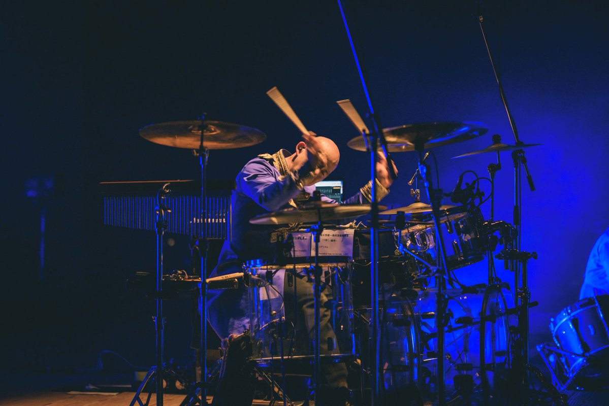 ————————————
結成20周年記念公演『DRUMMER’S HIGH』
————————————

5/9(土)豊中市立文化芸術センター中ホール（大阪）
7/4(土)神奈川県立青少年センター紅葉坂ホール（神奈川）

チケット購入
大阪
livepocket.jp/e/core-20thosa…

神奈川
livepocket.jp/e/core-20thkan…

Photo by Akito Takegawa 

#鼓和