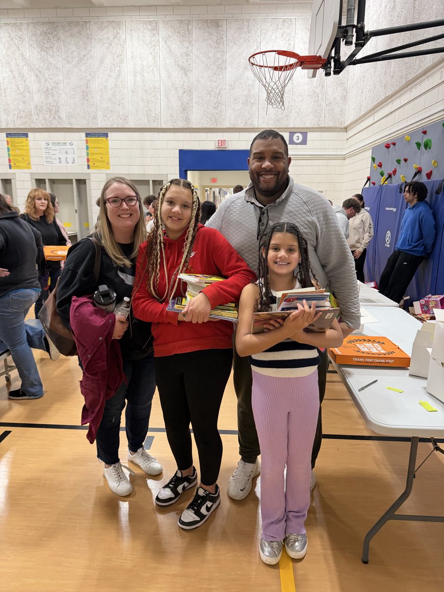 LeonardLawrenceElem tweet media