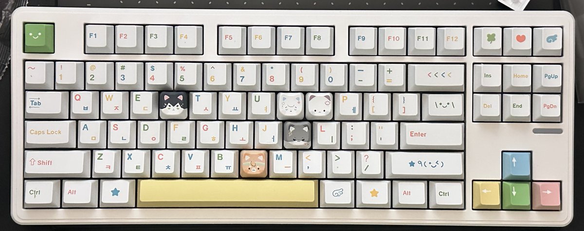 헤헤//// 키캡 너무너무 기엽따////