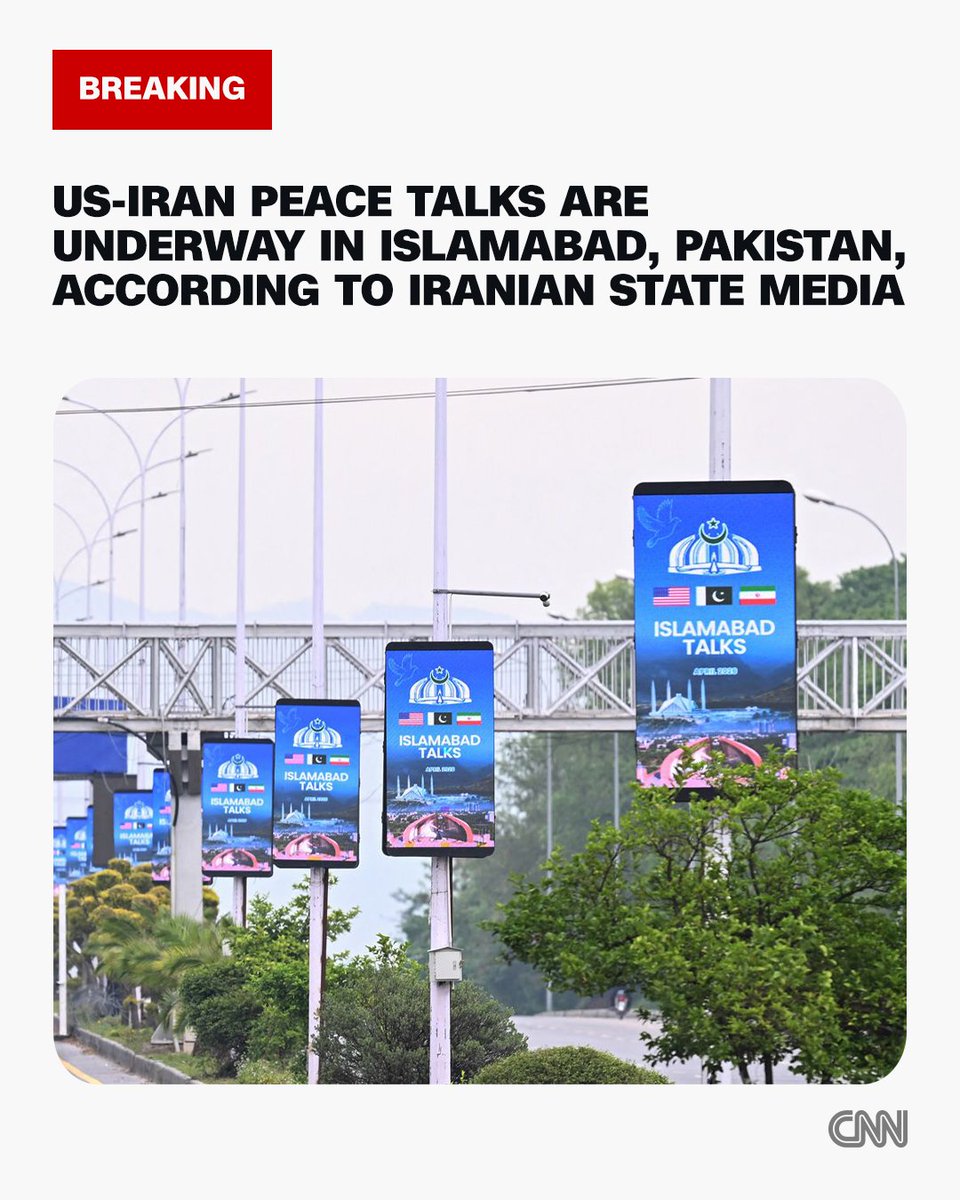 CNN Politics tweet media