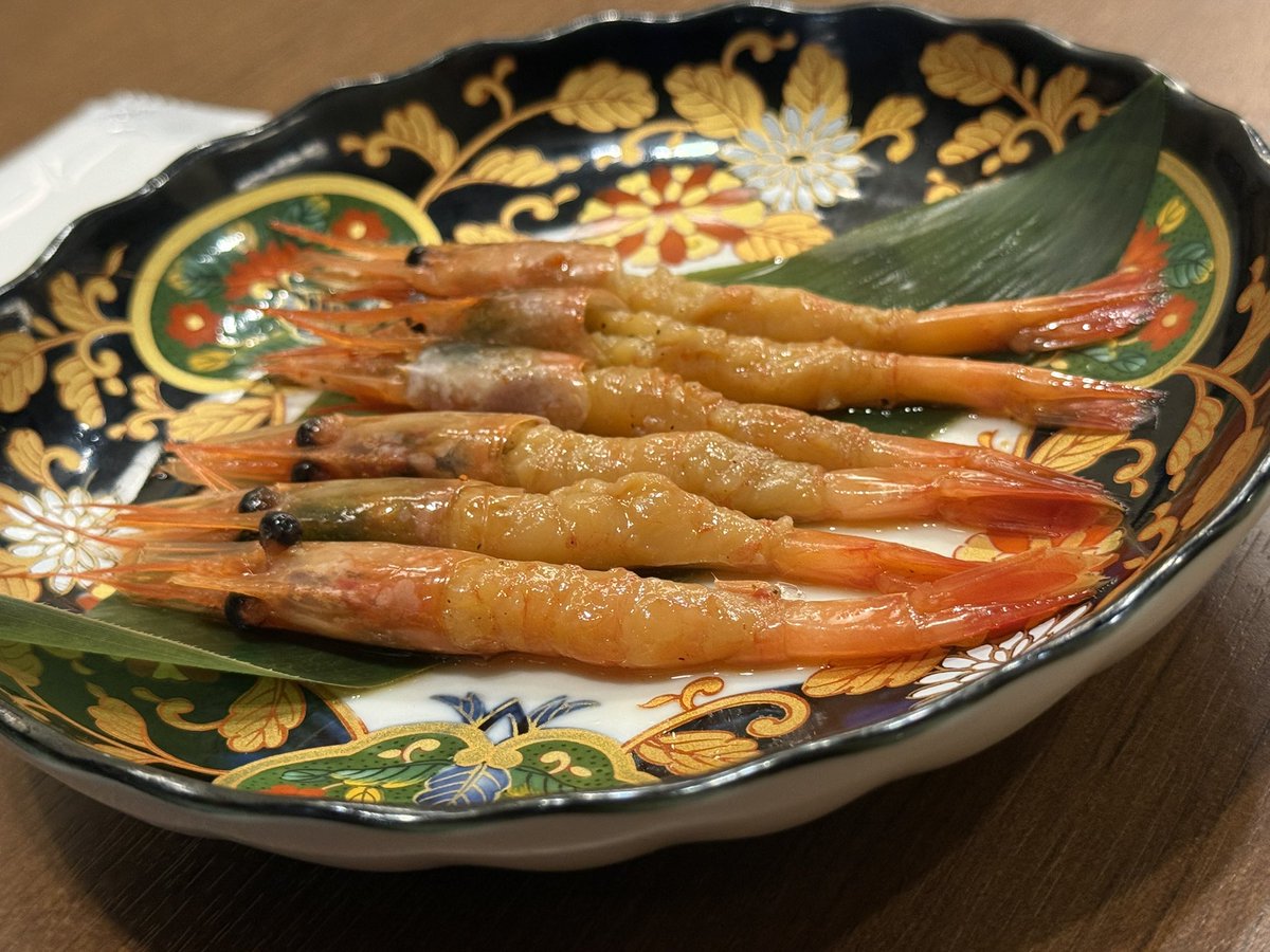 シーエム🌙🐰👻（クイズと謎を解いて服を買う人） tweet media