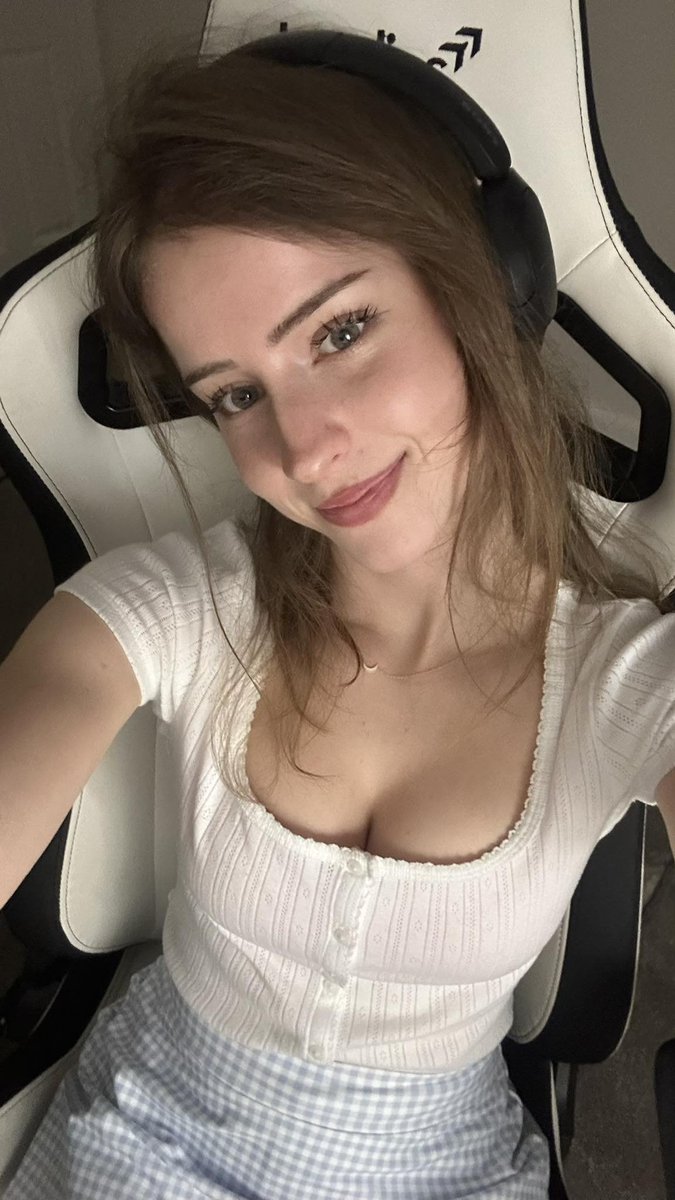 Mira004 tweet media