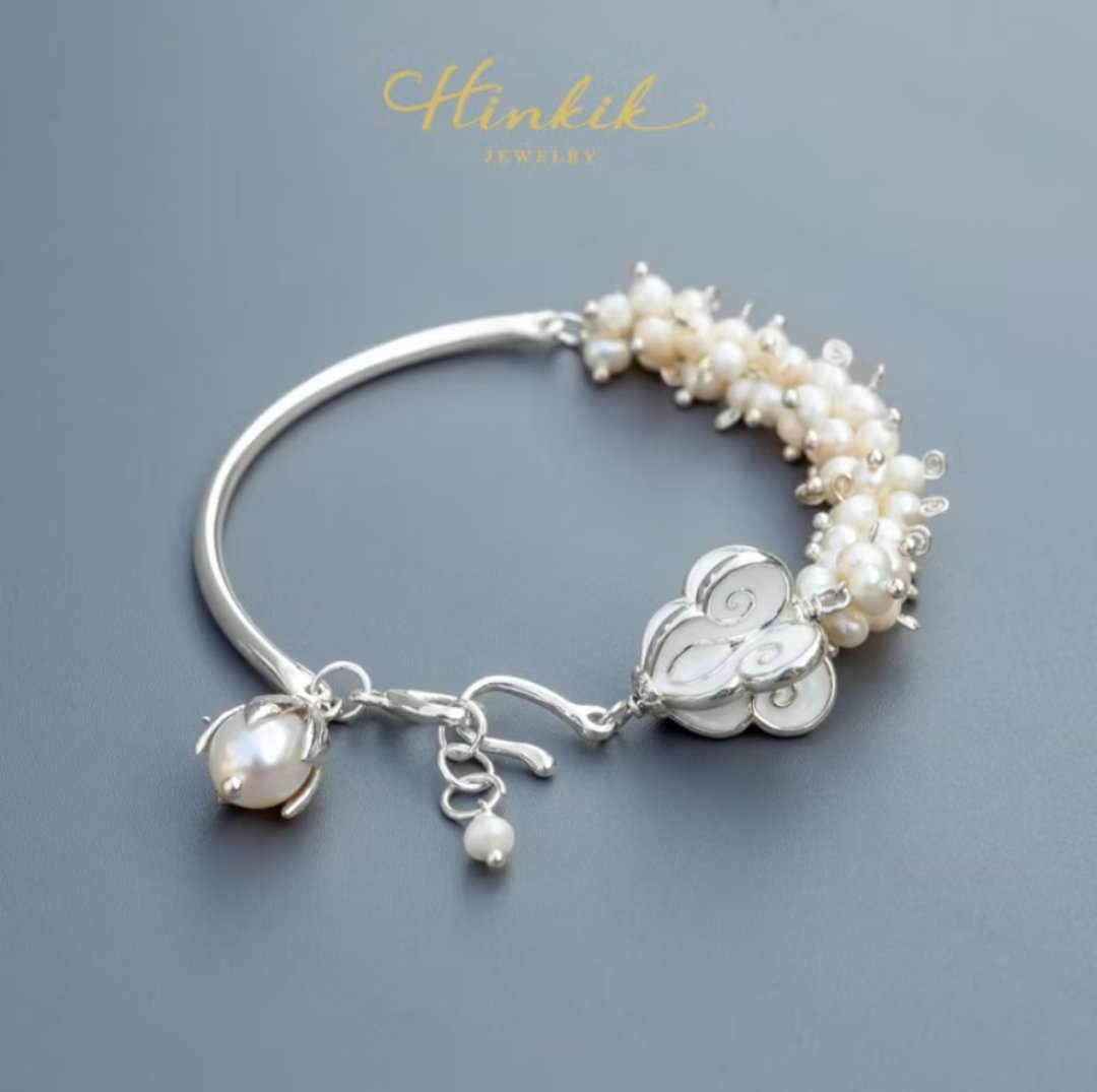 Aurora 🎭 tweet media