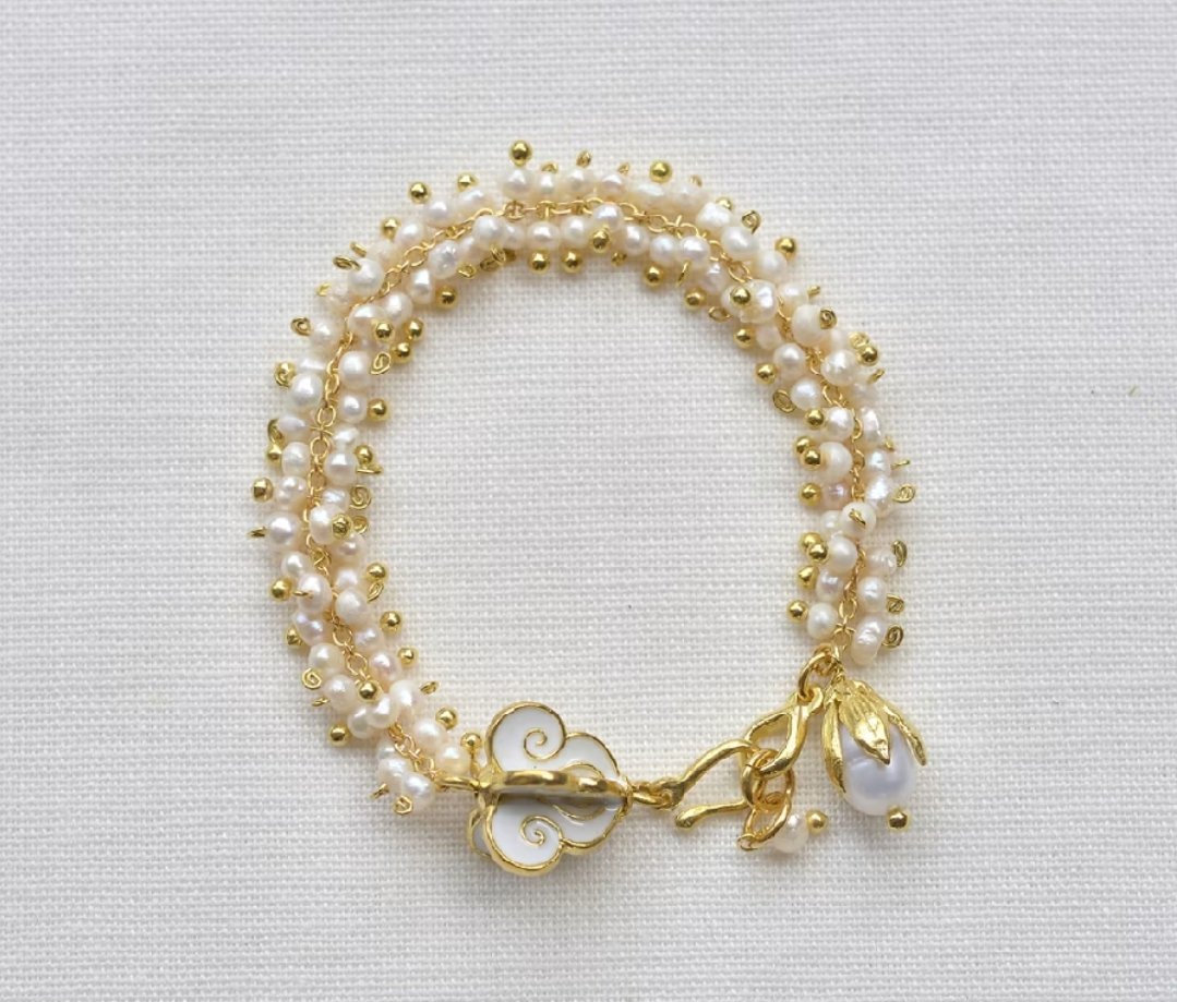 Aurora 🎭 tweet media