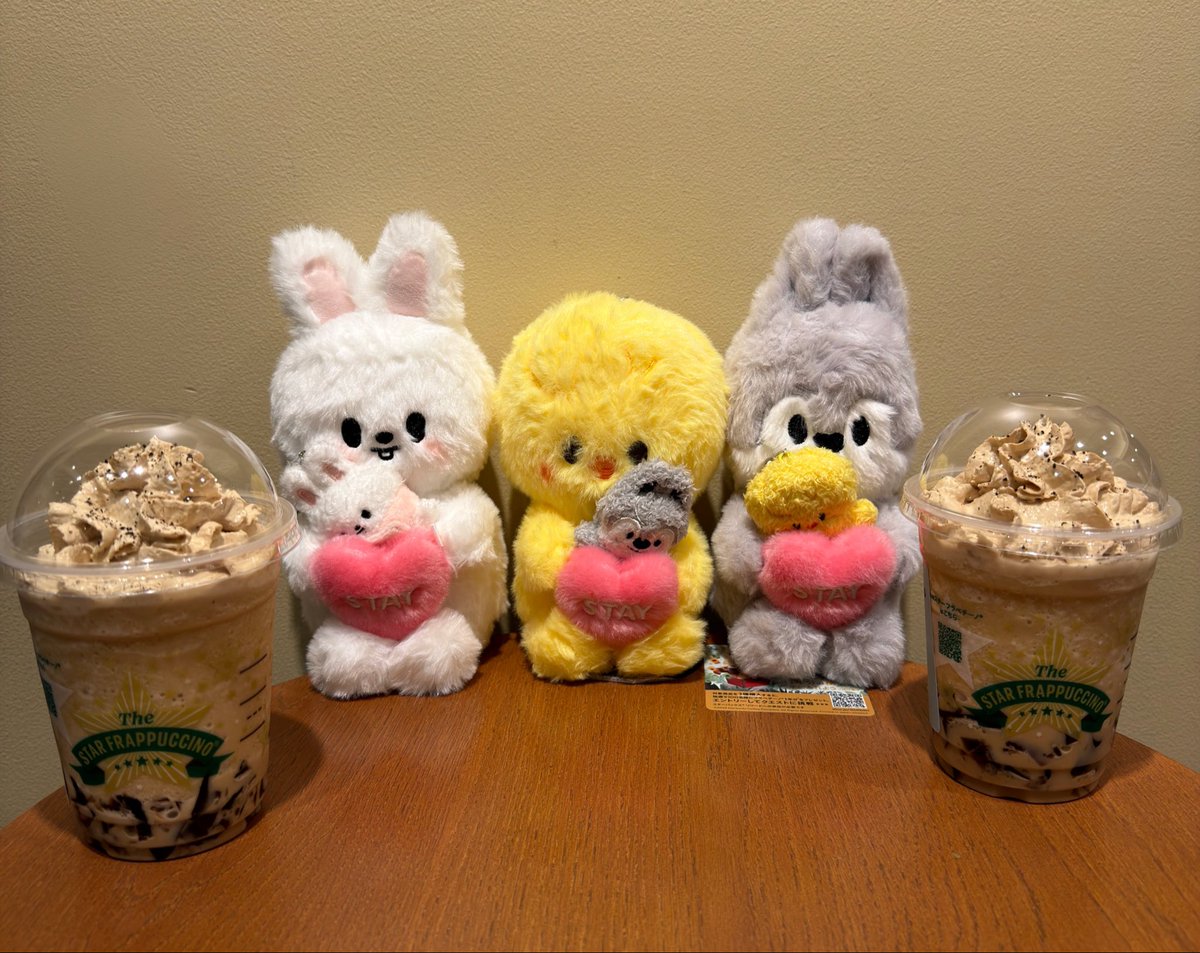 わざわざ取扱店舗まで出向いて久々に飲んだTHE フラペチーノ® of コーヒー ジェリー☕️
と新作たち💖まだ電池入れてないからお声聞いてないけどw