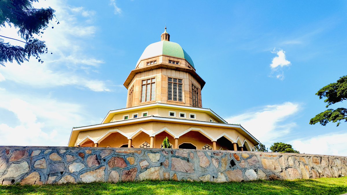 Uganda_Expozed's tweet image. 7 Wonders of Kampala (Bahai Temple )