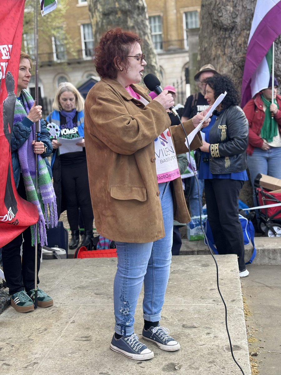 Lily Maynard tweet media