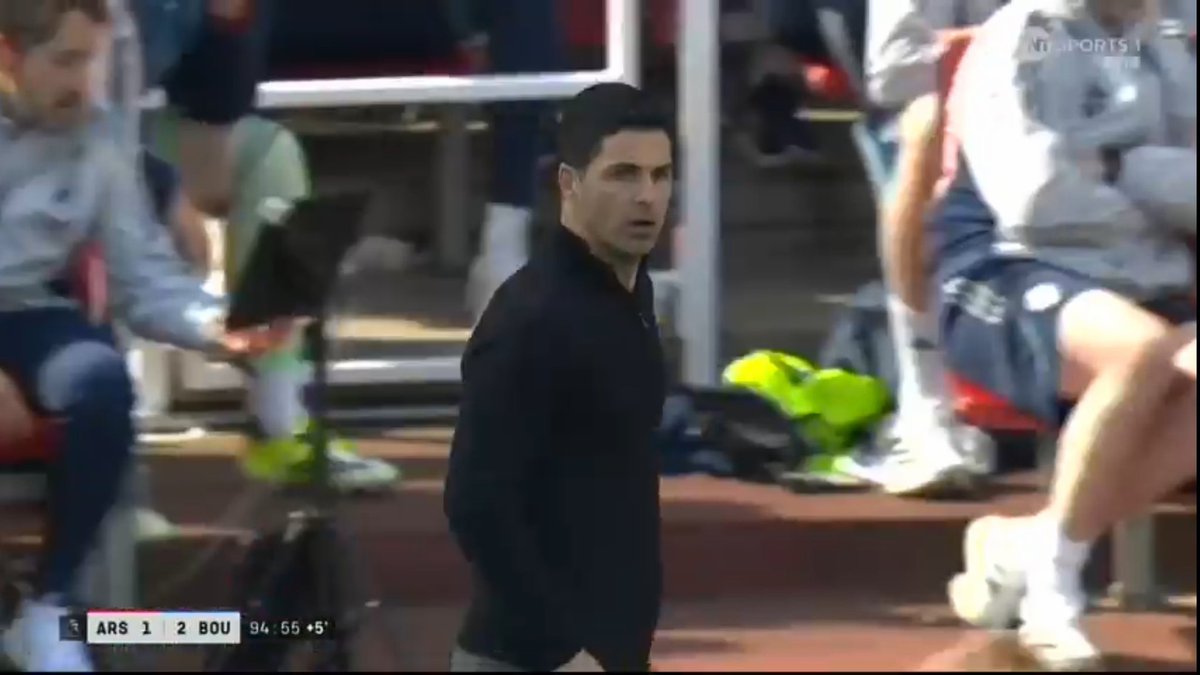 Arsenalnewschan's tweet image. What ON EARTH have #Arsenal done this afternoon at The Emirates 😭 I feel sick to my stomach 🤢