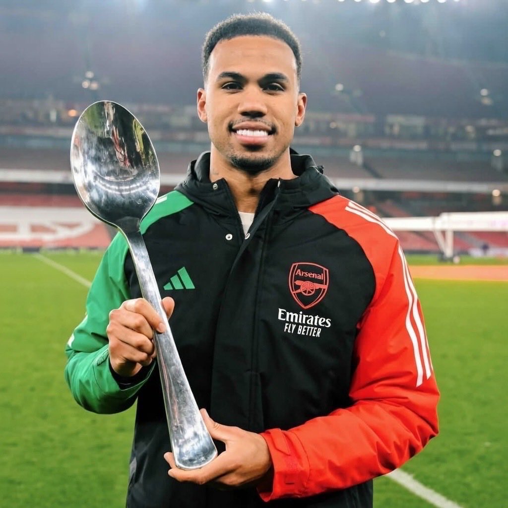 Logan🇧🇼 tweet media