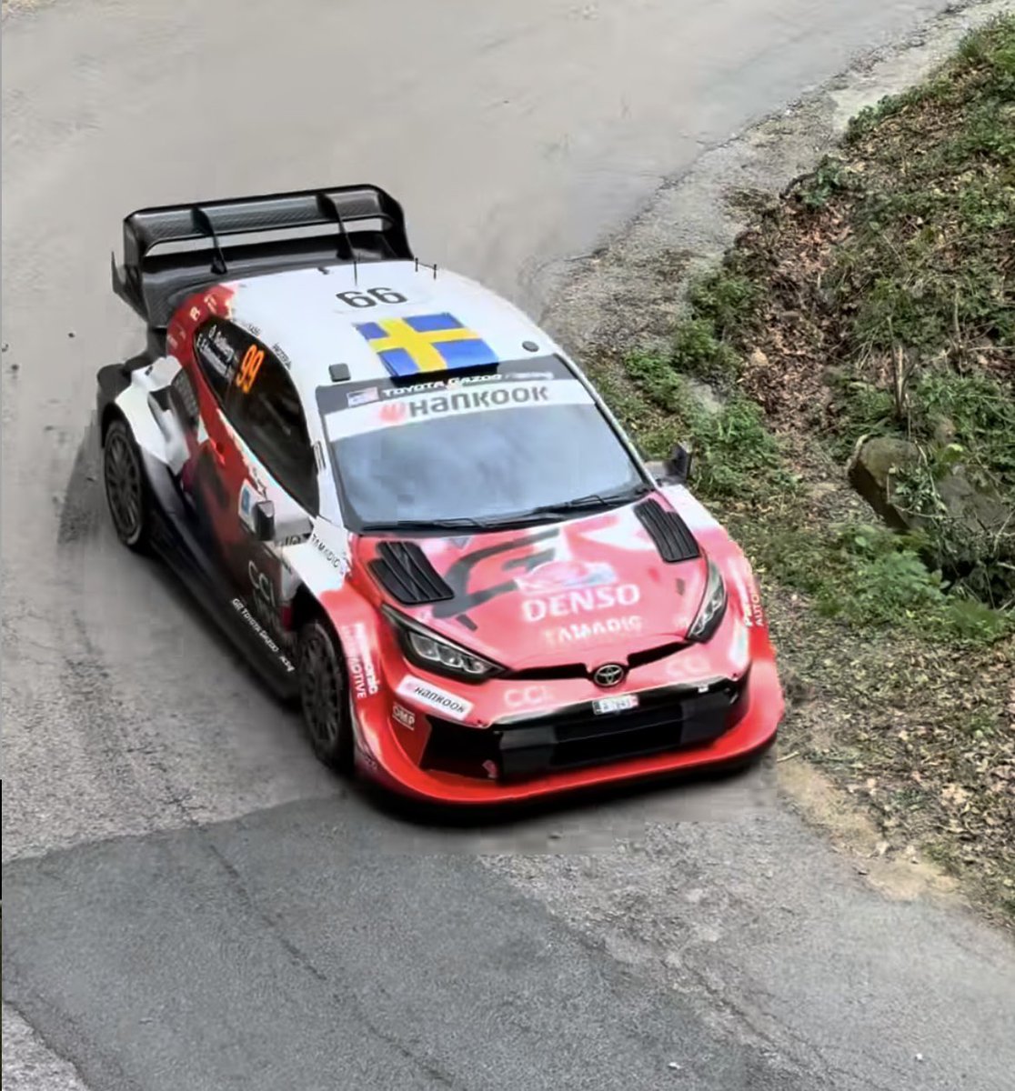 oudkerk30's tweet image. WRC Rally de Croacia – mañana del sábado hasta SS12 / Sami Pajari (Toyota GR Yaris Rally 1) continúa al frente. En WRC2 Yohan Rossel lidera con su Lancia Ypsilon Rally2 HF Integrale. Nota: diarioautomotor.blogspot.com/2026/04/wrc-ra… #WRC2026 #Croacia2026