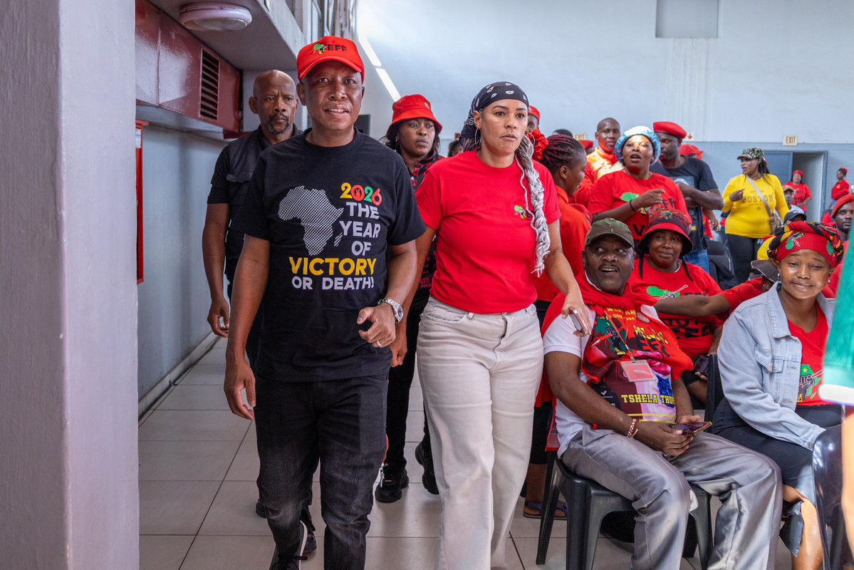 EFFGautengProv's tweet image. 🚨In Pictures🚨

President and Commander-In-Chief @Julius_S_Malema arriving at Tsakane Community Center to have a conversation with Fighters in Ekurhuleni Far East Sub-Region. 

#RegisterToVoteEFF  In The 2026 Local Government Elections On The Following Link: