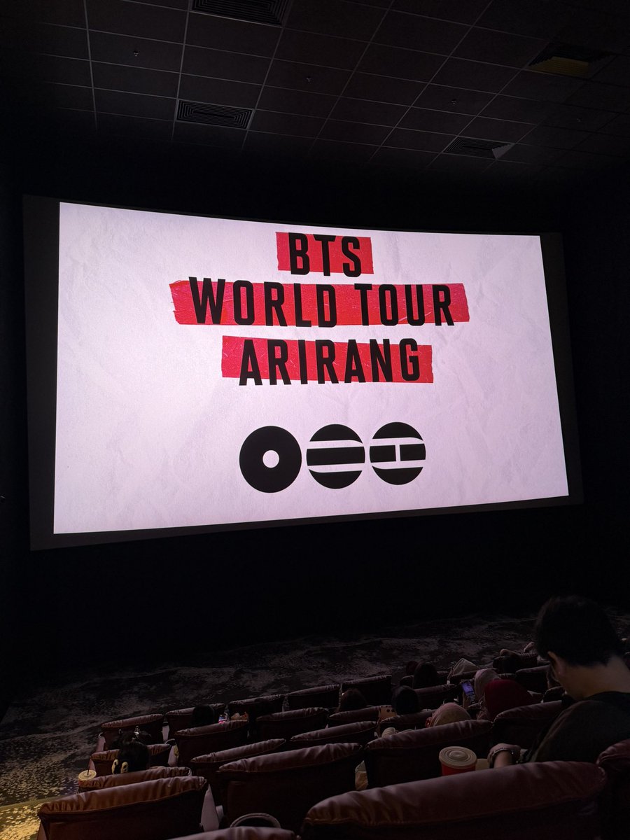 JaeJinFanboy's tweet photo. FINALLYYYY #BTS_WORLDTOUR_ARIRANG_LIVEVIEWING 🇲🇾 https://t.co/4UuEa4TOUG