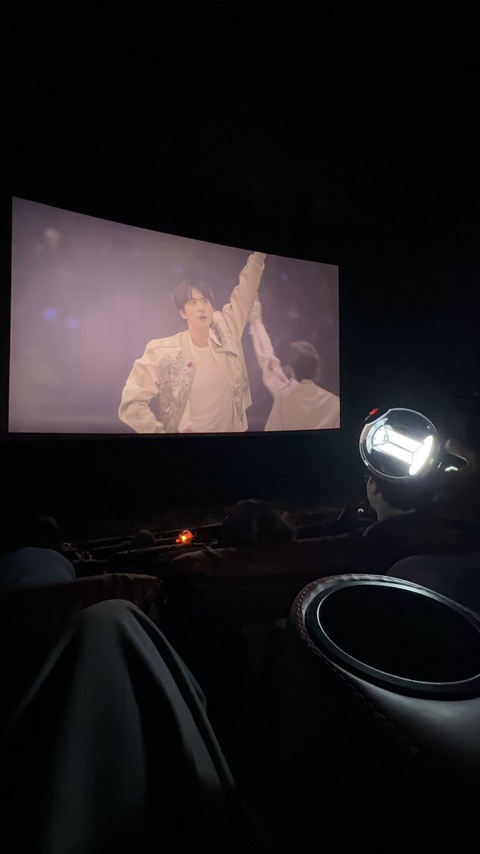 JaeJinFanboy's tweet photo. FINALLYYYY #BTS_WORLDTOUR_ARIRANG_LIVEVIEWING 🇲🇾 https://t.co/4UuEa4TOUG