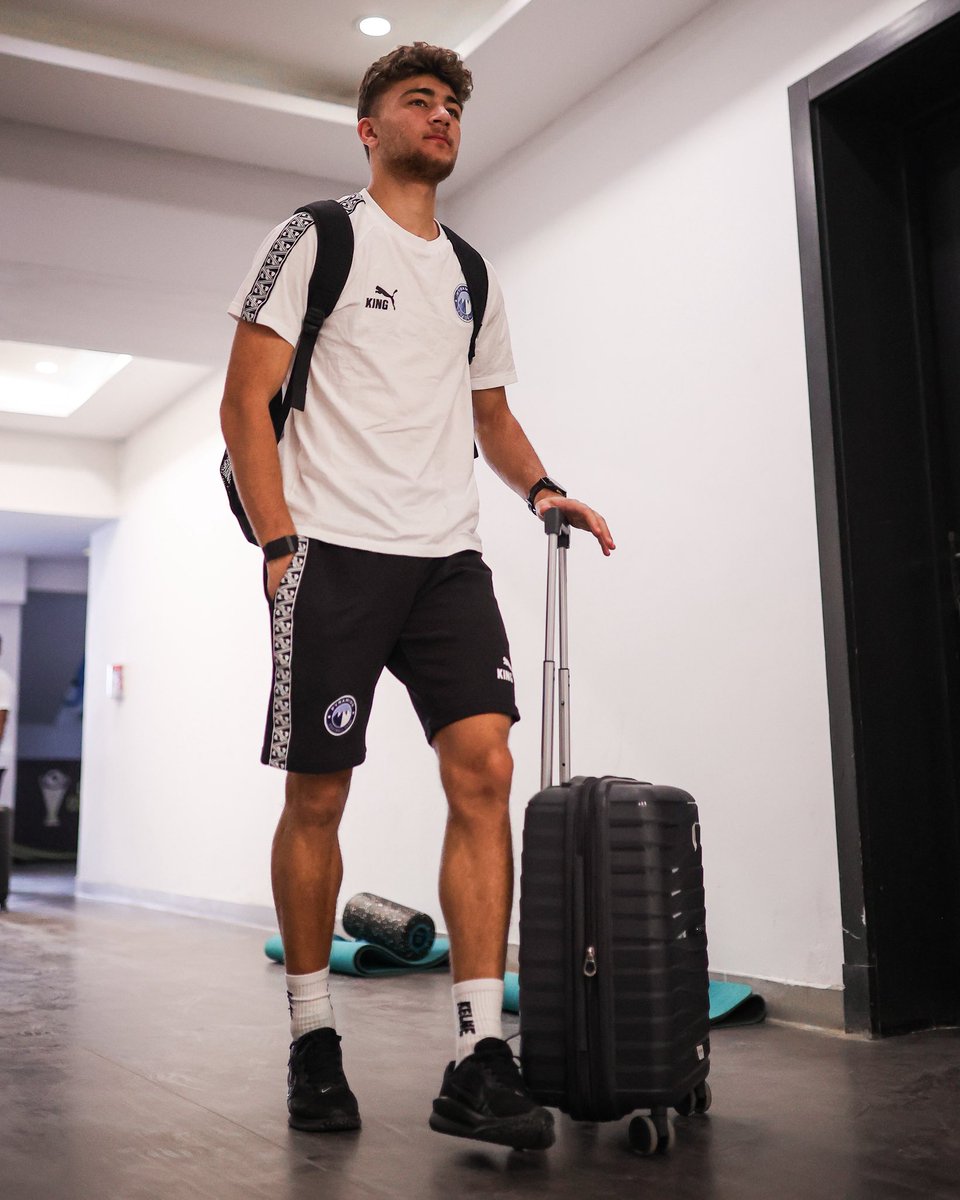 pyramidsfc's tweet image. وصلنا إلى ملعب المباراة 🏟️🌟

#Pyramids | #ملوك_الكرة