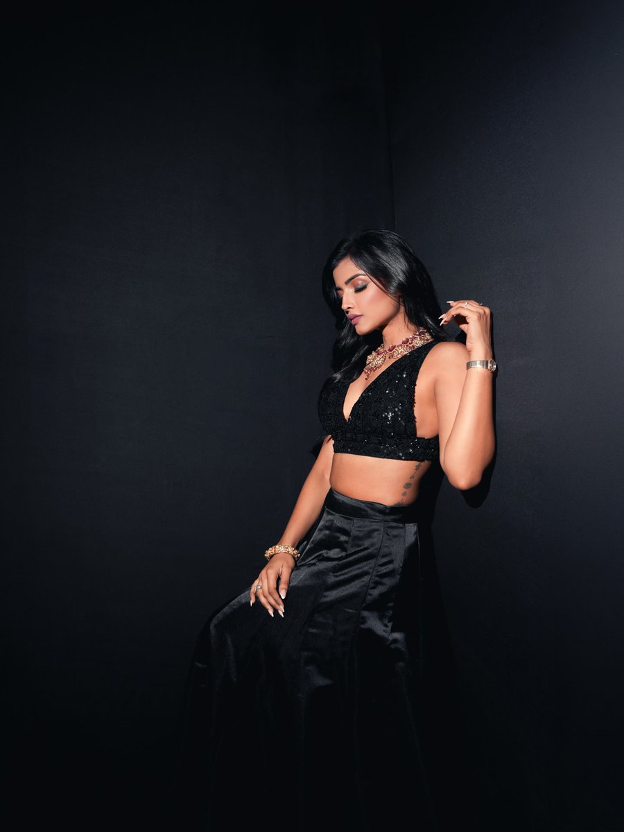 Weekendvibes_'s tweet photo. Ashna Zaveri π€
#Ashna #AshnaZaveri https://t.co/yb0A8pNePW