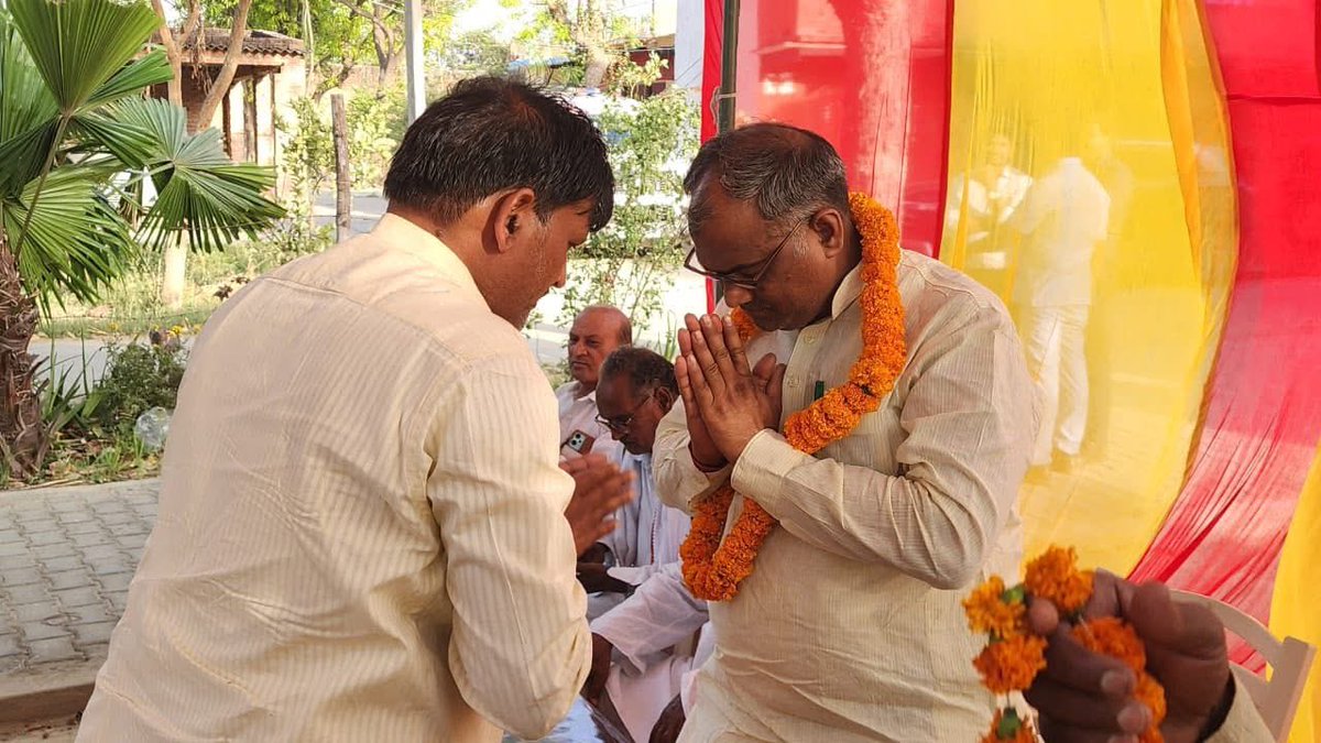 girishyadavbjp's tweet image. आज जौनपुर के दिदखोरा में विकास कार्यों की कड़ी में एक नया अध्याय जुड़ा। 'कृषि विपणन योजना' के अंतर्गत ₹60.50 लाख की लागत से नवनिर्मित 'चोलई का पूरा बस्ती सम्पर्क मार्ग' का विधिवत लोकार्पण किया !

#BJPUP #JaunpurDevelopment #Infrastructure #सबका_साथ_सबका_विकास