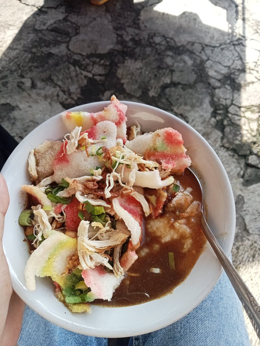 melodusta's tweet photo. tutor sarapan 5 menit, gelo 07.35 baru dibikinin pdhl absen 07.45
07.40 gue lgsg cabut n absen 07.44 tepuk tangan buat diri gue sendiri 👏🏻 https://t.co/88y1Q8X3LC