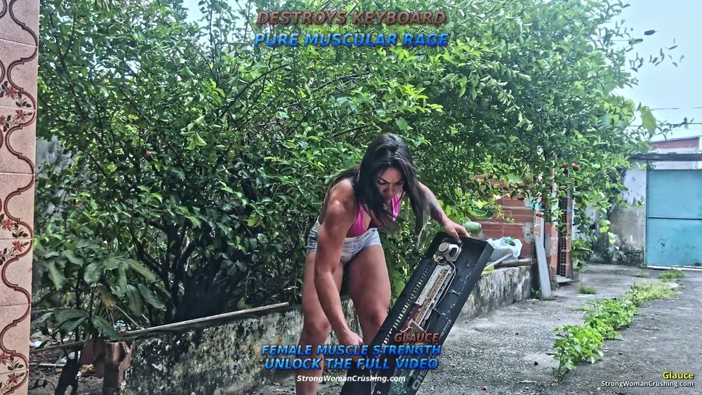 StrongWomanCrushing.com tweet media