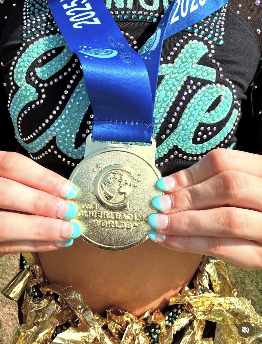 The Queen of It All 👑 tweet media