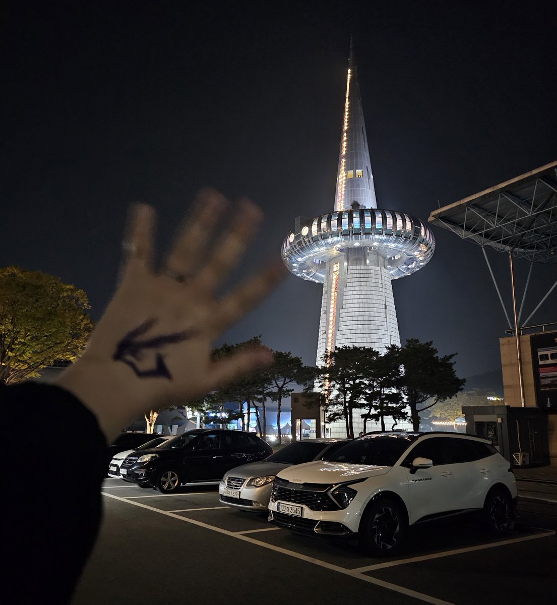 굽스굽스 tweet media