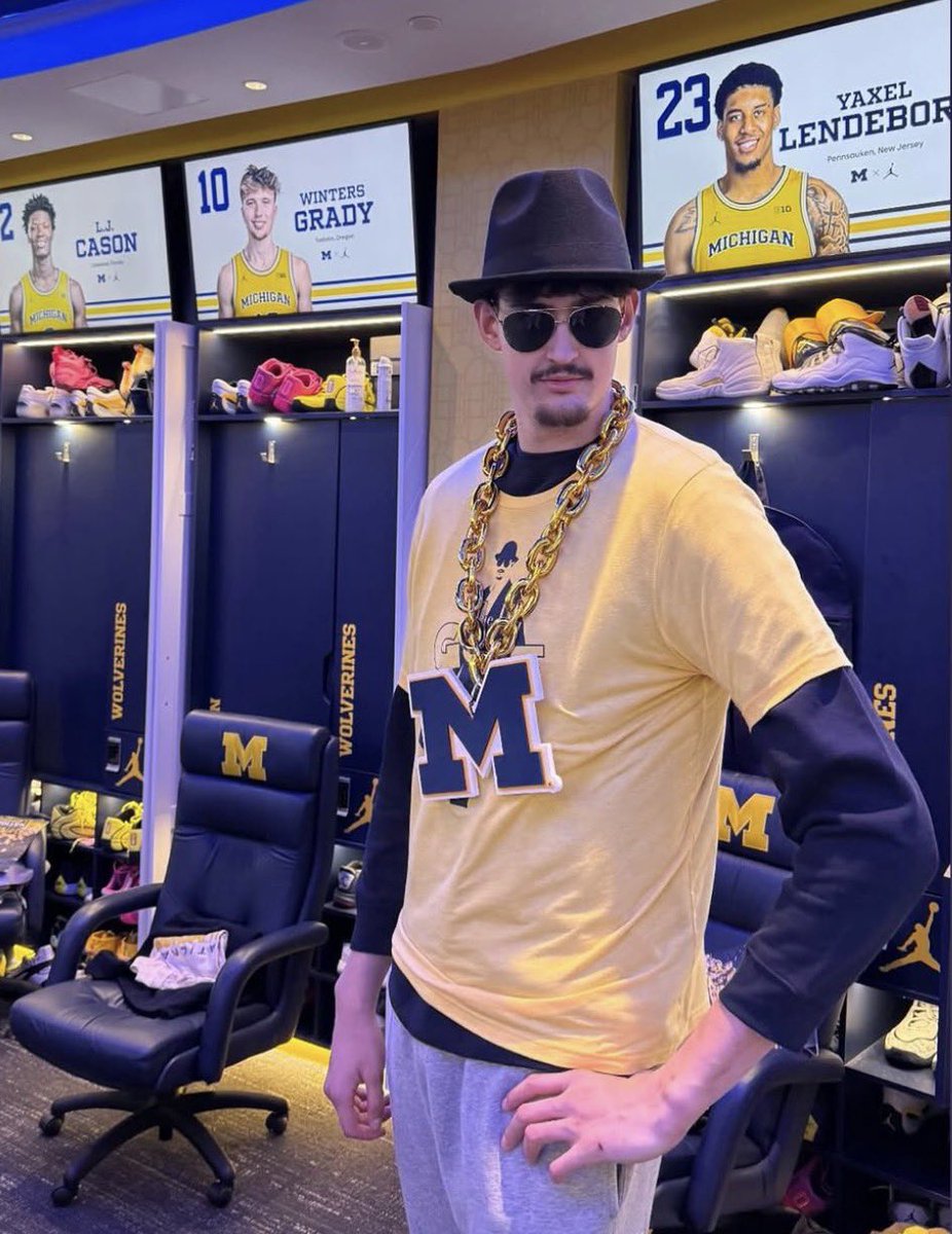 swankywolverine's tweet photo. Aday Mara natty parade fit check ✅ https://t.co/7w3IM4pq5y