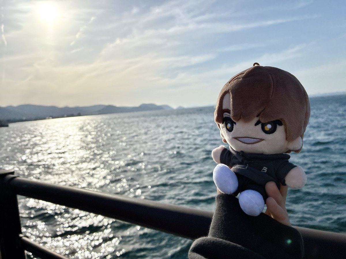 sutozaru's tweet photo. こちぬい、はじめての香川たのしいね！

#SixTONES_MILESixTONES https://t.co/cZnR6UkB8x