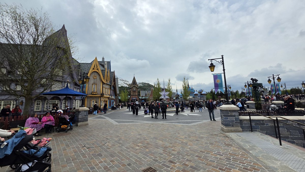 Café Mickey tweet media