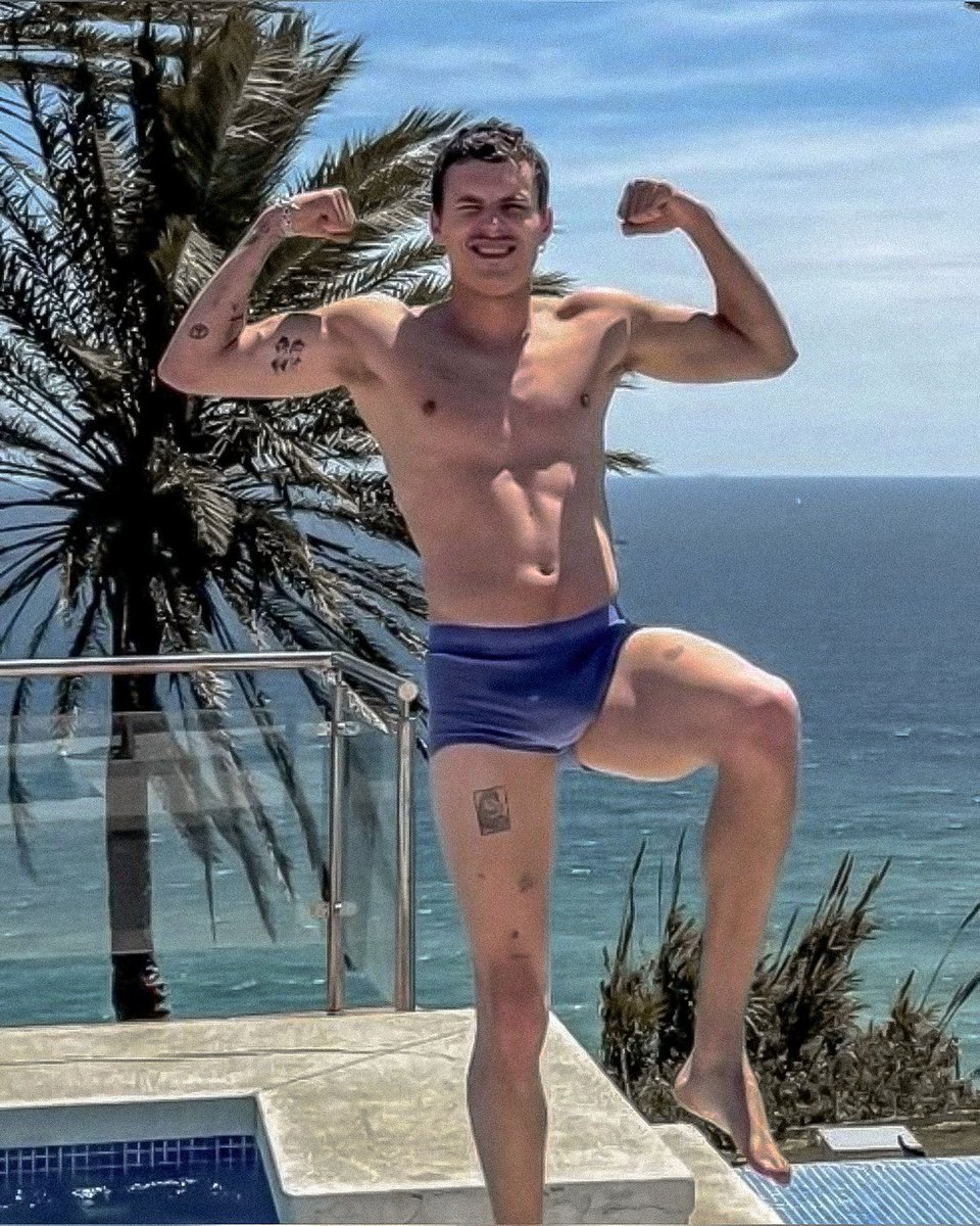 I’m f̶i̶n̶e̶ ̶ gay tweet media