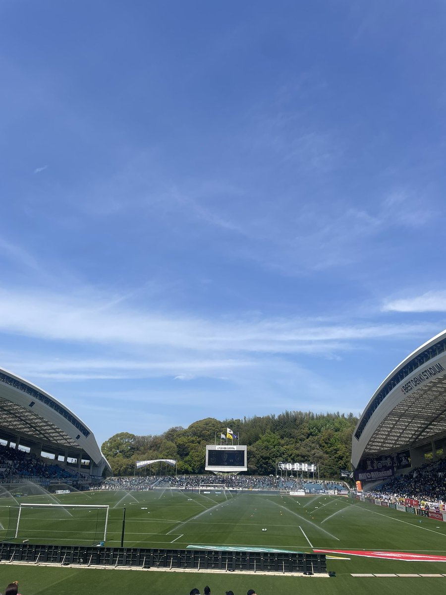 現地でめっちゃ声出して跳ねて応援してた感じとDAZNで観てた人たちの感じ方に乖離がある雰囲気だからこれからDAZN観るね

わたしはあの場でしっかり応援できて行けてよかったと思ってるよ

また後ほど
