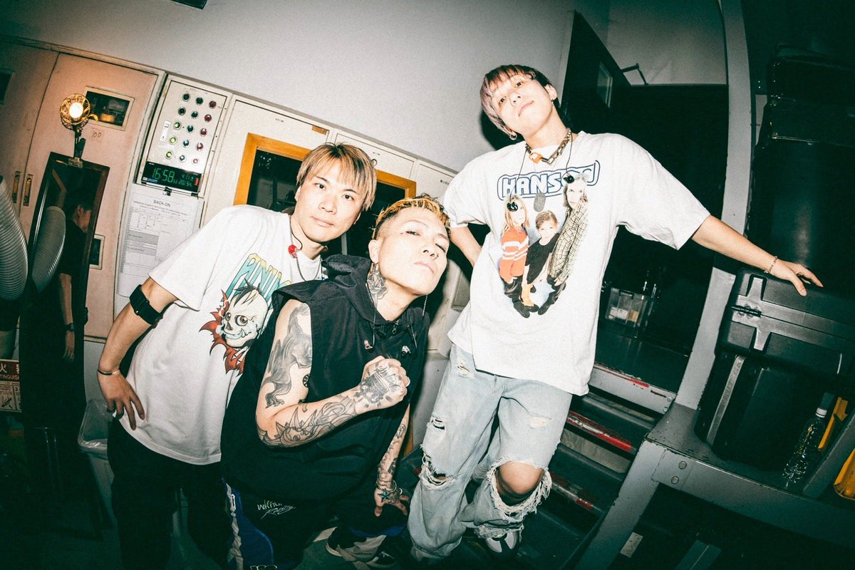 info_backon's tweet image. BACK-ON ONEMAN LIVE
「ANIMANIA Chapter2 
-B/O Songs VS Anime Cover Songs-」
初日大阪ありがとうございました！！

＼🔥明日のLIVE🔥／
🗓️2026.4.12(日)
📍【名古屋】SPADE BOX
🕔開場 16:30／開演 17:00
back-on.com/live/tour.php?…

photo by タカギユウスケ
@yusuke_mphoto