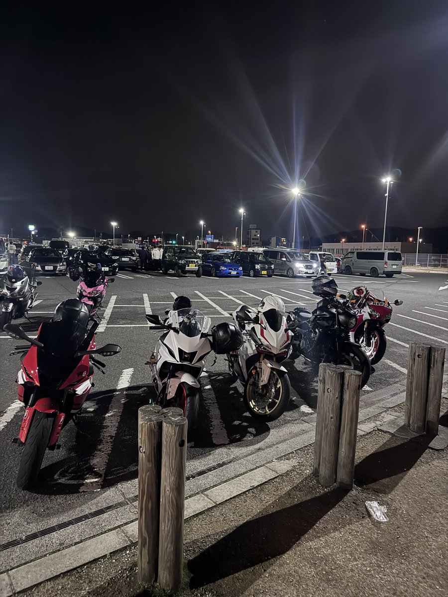 HamuHamu tweet media