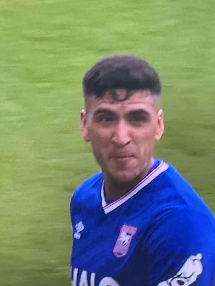 Subbed on.
3 awful late tackles.
1 yellow.
Subbed off.
Not a bad 20 minutes, and the Chairman approves 🤣 #ITFC 
IN YOUR HEADDDDD