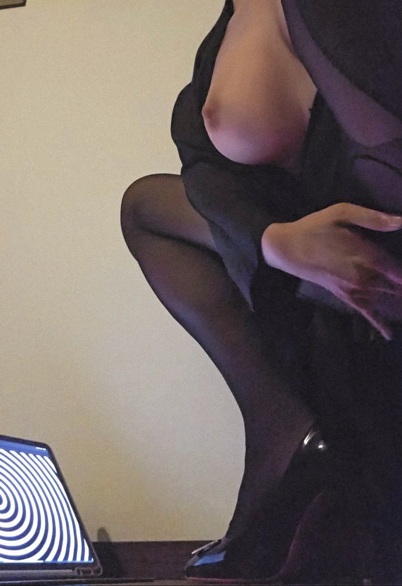 游离一方 tweet media