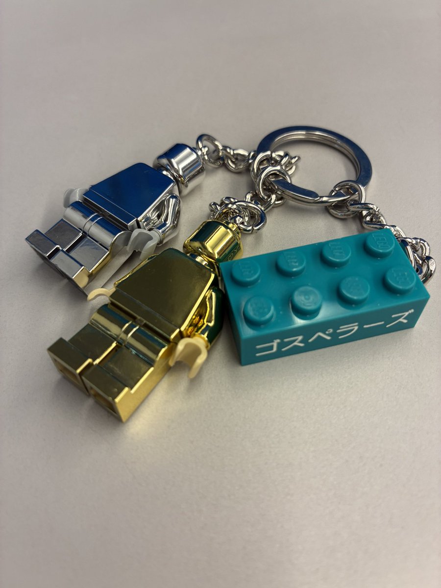 iroha810's tweet photo. LEGOでラブマ様💚

イメージはアクスタのラブマ様💚

そして、刻印は敢えてカタカナで #ゴスペラーズ

ちなみに裏面にも別のWordで刻印アリ😉 https://t.co/a0MNlqdTn9