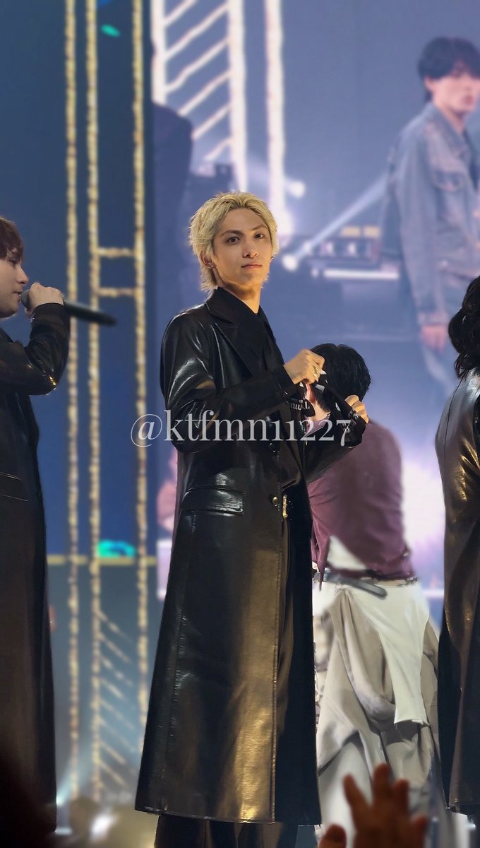 𐦍༘⋆ tweet media