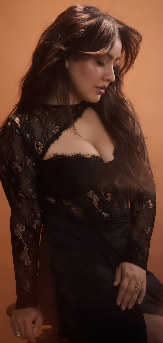 BTownBuzz_'s tweet photo. Neha ❤️
#NehaSharma
#VictimsOfDogBites
#Israël https://t.co/J8KsfIPNAb