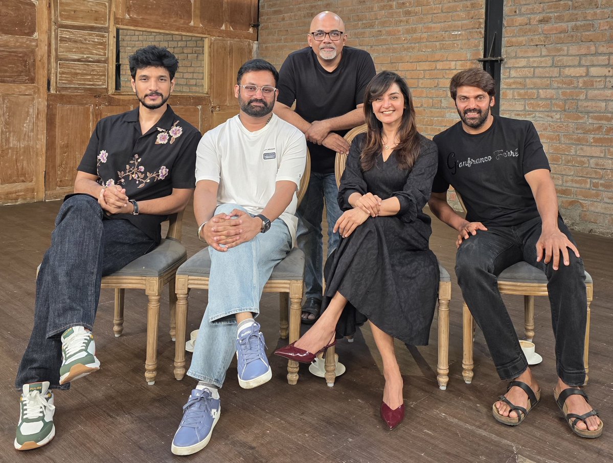 baradwajrangan's tweet image. So Manu Anand @iammanuanand has tried his hand at his favourite genre, the spy thriller. I sat down with the director of #MrX and the actors, @arya_offl (who calls his wife James Bond) @themanjuwarrier (who wants someone who write a love story for her) and @Gautham_Karthik (who