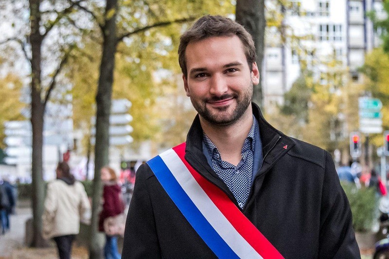 Fdesouche.com est une revue de presse tweet media