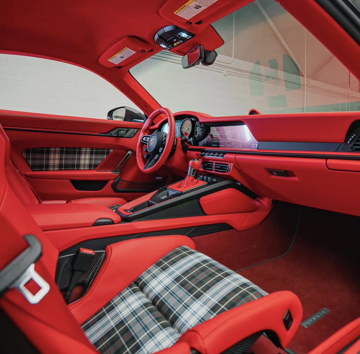 PorscheCIub's tweet image. Paint-to-Sample Fjord Green 992 GT3 RS