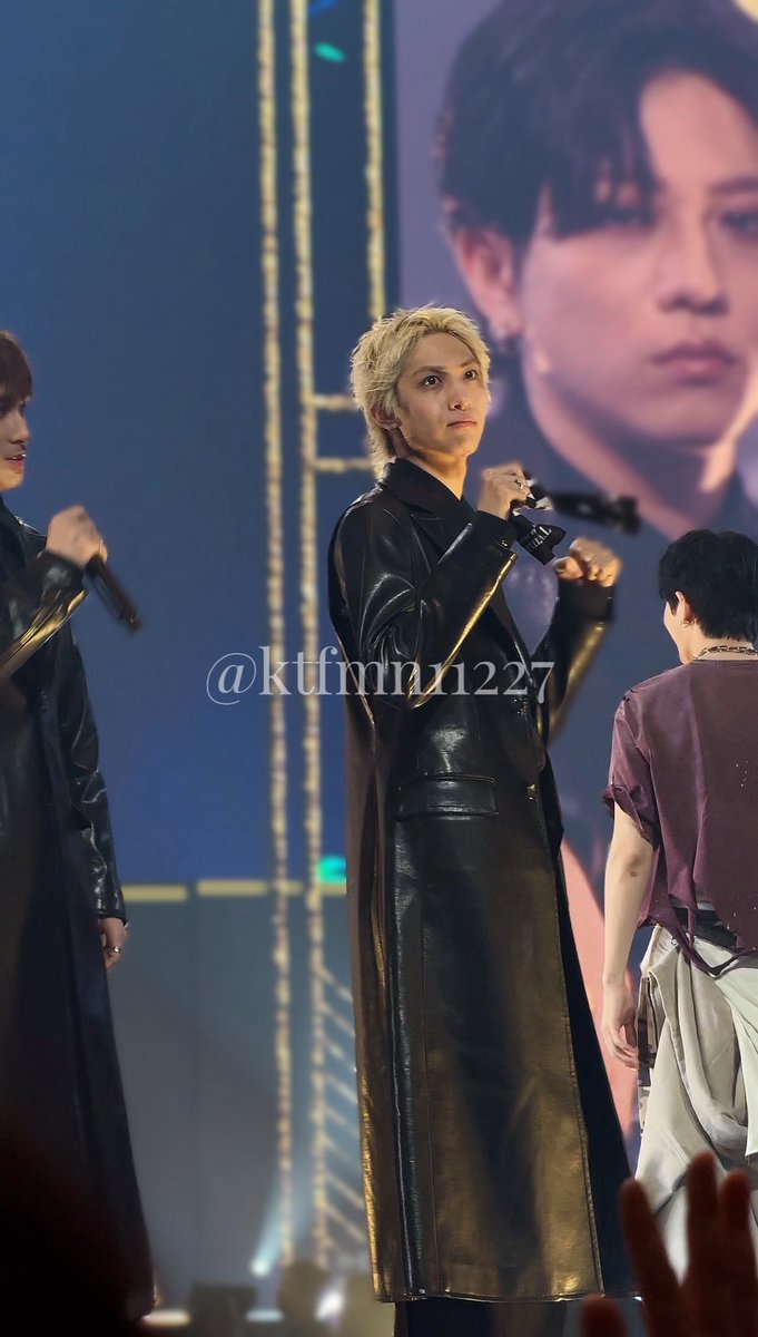 𐦍༘⋆ tweet media