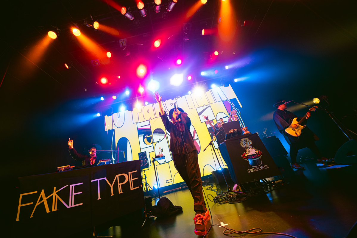 faketype's tweet image. ＼ 4/11(土)大阪／ #BIGCAT

THANK YOU SOLD OUT🔥

#FAKETYPE. TOUR #COPYCATS 大阪公演
ご来場いただいた皆さまありがとうございました✨

次はツアーファイナル！!
4/17(金) #KTZeppYokohama でお会いしましょう🎩🍷

photo by 
@newfatglory