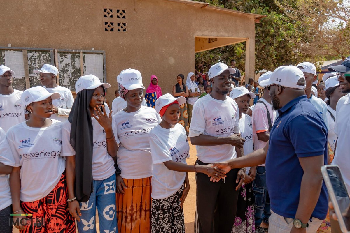 Almoundji's tweet photo. 📍 ÉTAPE 2 – Connectivité Universelle
Boutoupa Camaracounda &amp; Adéane (Kolda)
Le Ministre a installé la connexion satellitaire très haut débit au CEM de Boutoupa Camaracounda, au CFP d’Adéane et à l’ENO de Kolda. https://t.co/82PzmLldPE