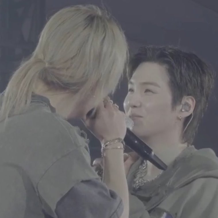 <a href="/detailsofym/">ٍ</a> THE LACK OF EYE CONTACT 😭😭😭