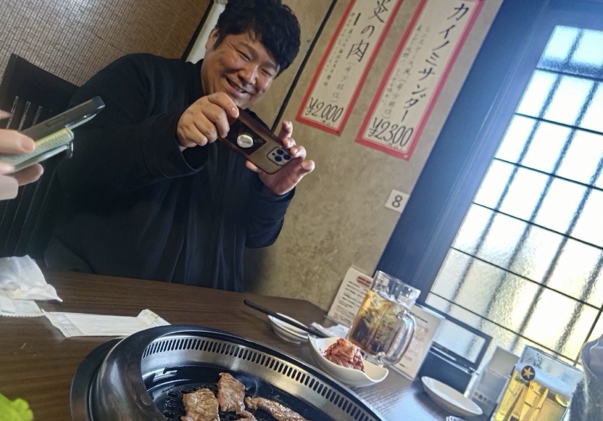 koujirou526's tweet photo. 長野県にて、コバケンとその仲間たちオーケストラで、須坂に来ております！宇宙一美味しい🤤とオススメの焼肉屋さんに連れて行っていただいたら…マエストロ・コバケンにぴったりのお肉を発見しました！（…しかし売り切れ😭）明日は焼肉パワーで頑張ります！😭

明日は、ロビーコンサートでカルテット
もさせていただく事になりました！上野駅のコバケン トリオも、復活するかも！笑
開場5分後くらいに始まりますので、是非、聴きにいらしてください！チケットは、3月の時点で完売🎉ローマンカーニバルと新世界交響曲、楽しみたいです！
