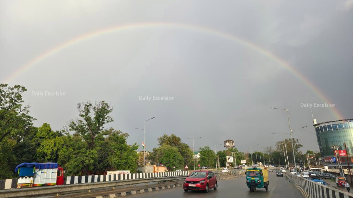 DailyExcelsior1's tweet image. What a treat! A beautiful #rainbow appears after the rainfall in Jammu.

Pic | Rakesh/Excelsior