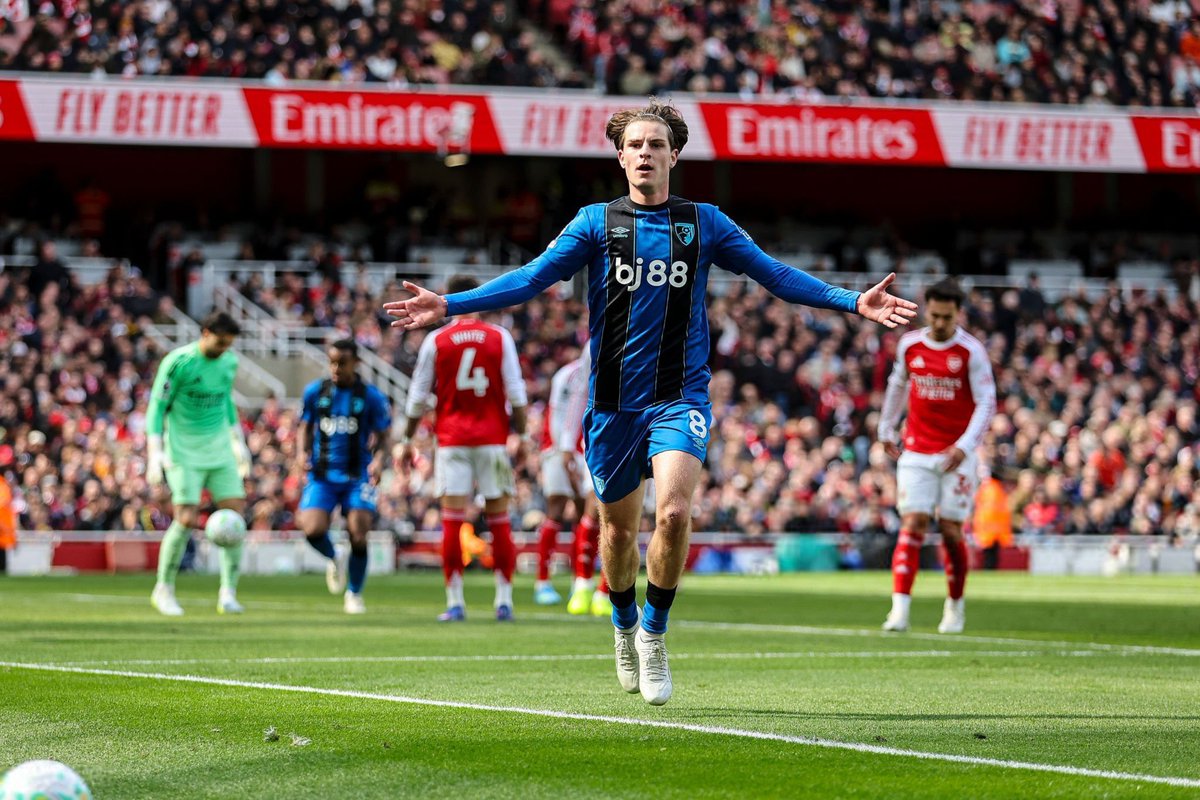 FaktaSepakbola's tweet photo. FYI aja…

Alex Scott, pencetak gol kemenangan Bournemouth atas Arsenal, ternyata fans Tottenham Hotspur.😅🏴󠁧󠁢󠁥󠁮󠁧󠁿 https://t.co/3QWDFDcrZ6